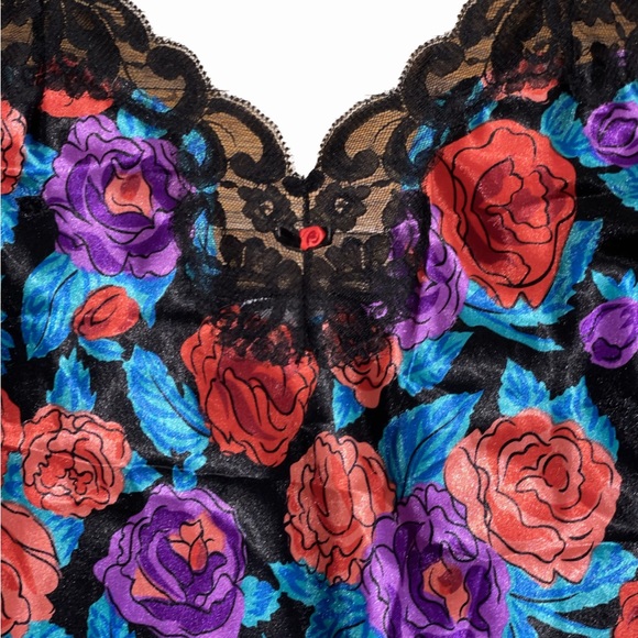 Vintage Romantic Silky Gown 🖤 - Picture 3 of 4